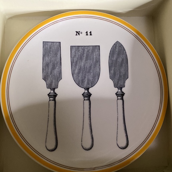 Williams Sonoma Adorable Antique Illustration Cocktail Plates - Set of Four - Picture 14 of 17